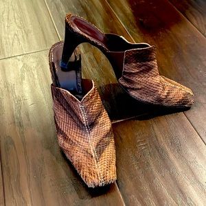 Sesto Meucci Patris Leather Snakeskin Mules/Slides